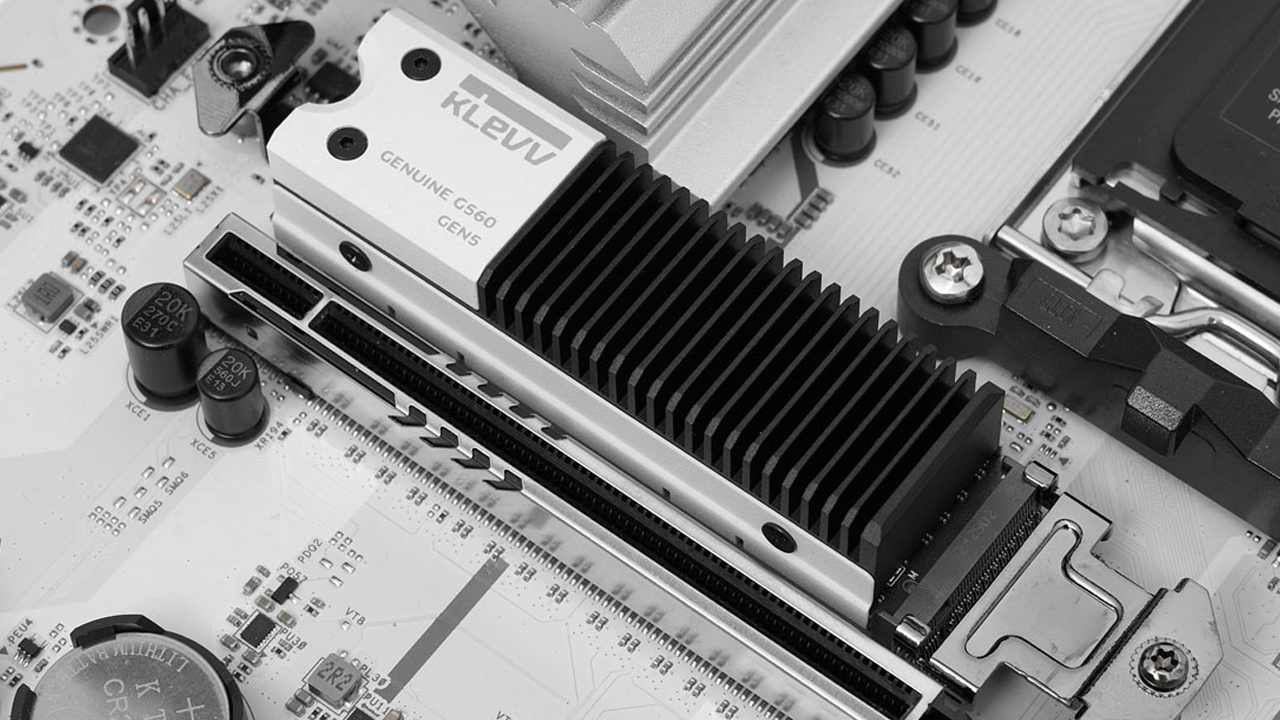 ESSENCORE KLEVV GENUINE G560 M.2 NVMe (4TB) SSD 클레브 Gen5로 돌아왔다! 성능과 디자인도 업글